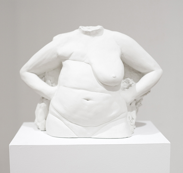 Nancy Fried, Torso with Hands on Hips, 1994, terra-cotta, 12 x 17.25 x 7 in. (30.48 x 43.82 x 17.78 cm). Collection of the artist
